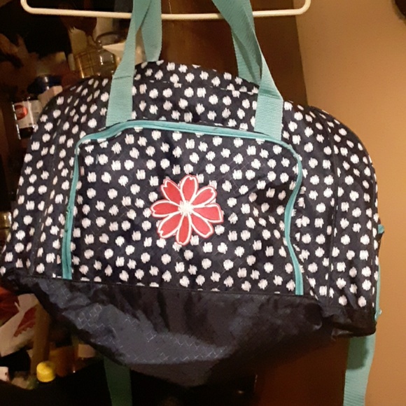 thirty-one Handbags - Huge Brand New Thirty-One Duffel Bag
